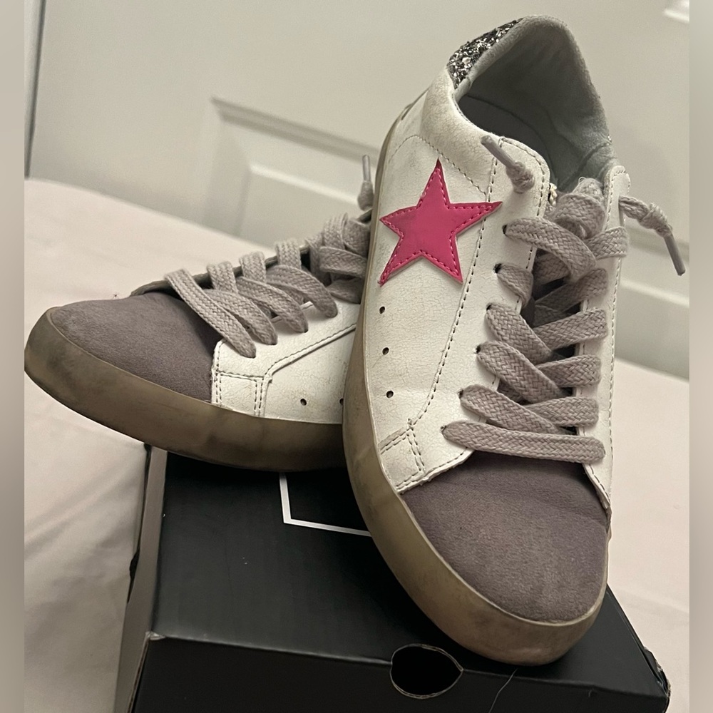 ShuShop “Paris” sneakers.